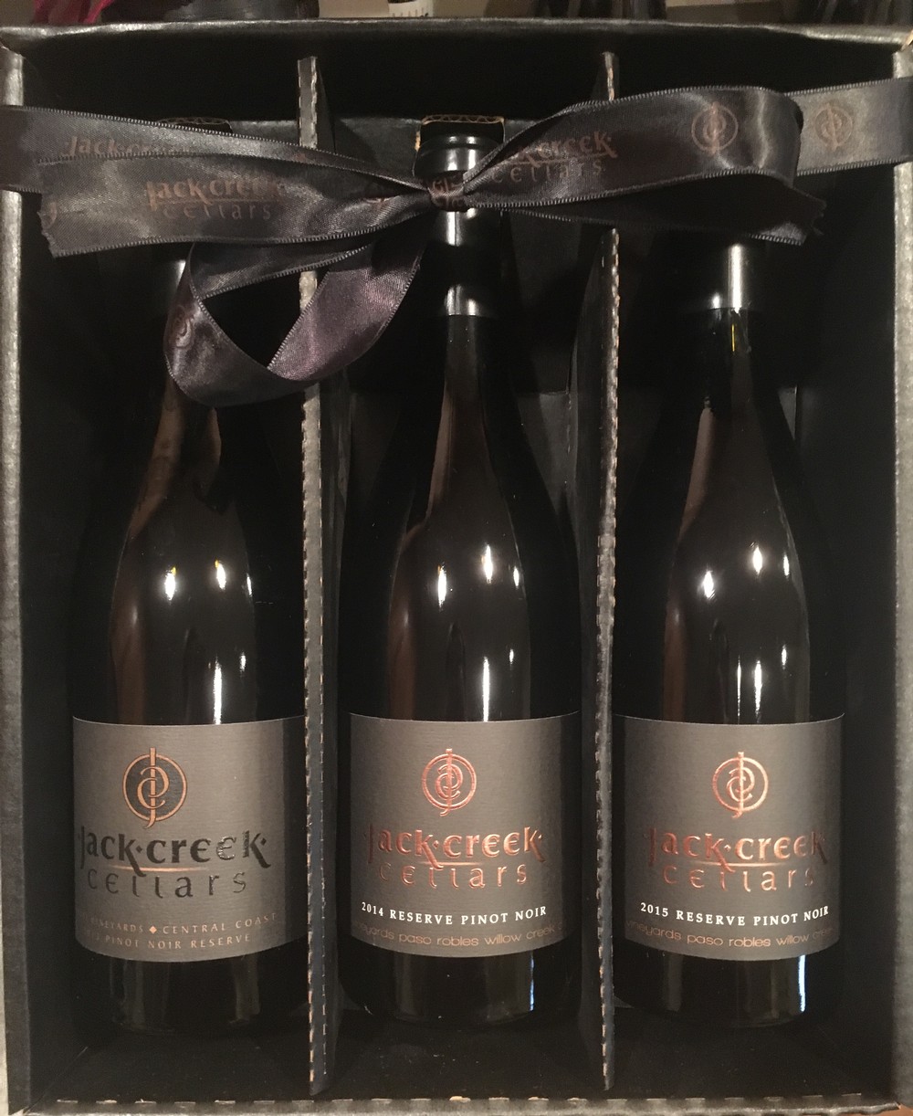 Reserve Pinot Noir Gift Box Image